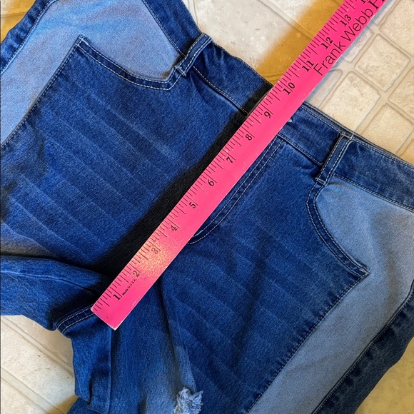 Venus Cropped jeans size 12 - Picture 8 of 10